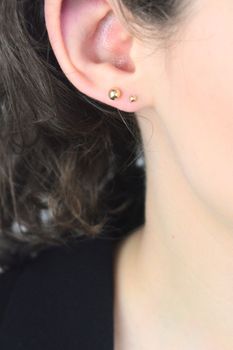 Złote kolczyki kulki 3 mm 333 unisex – lekkie sztyfty1 (4).jpg